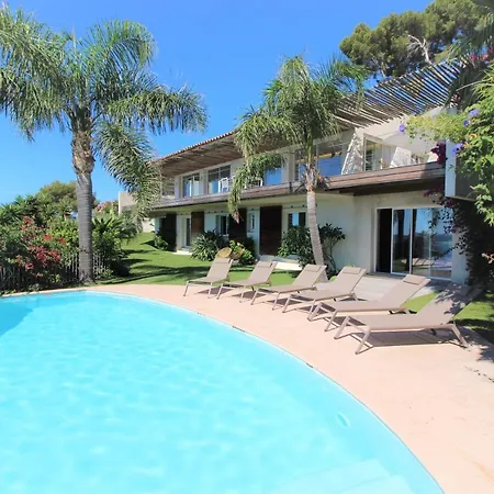 Grand Standing: Renovated Seaside Retreat With Pool Villa Hyeres