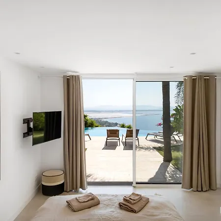 Grand Standing: Renovated Seaside Retreat With Pool Hyeres