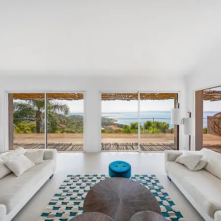 Grand Standing: Renovated Seaside Retreat With Pool Hyeres